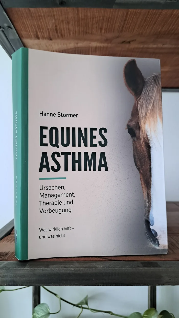 Buchcover „Equines Asthma“ von Hanne Störmer